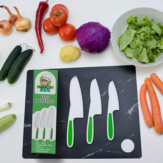 Kids Knife Set of 3 - Firm Grip, Serrated Edges & Safe – Colorful Nylon Toddler Knife Set to Cut Fruits, Salad, Cake, Lettuce (Green)