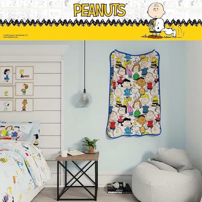 Franco Peanuts Kids Bedding Super Soft Cozy Silk Touch Throw, 40 in x 50 in, (Officially Licensed Product)