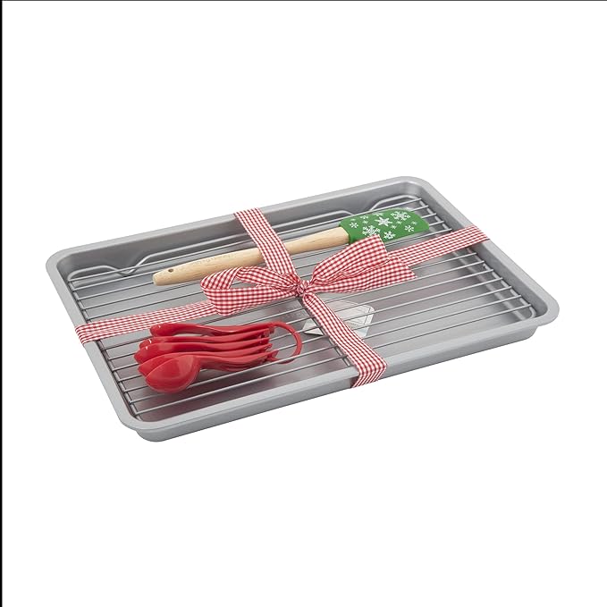 Chicago Metallic Holiday Baking, 8-Piece Set, Multicolor