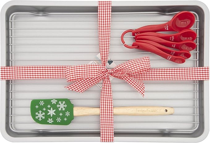 Chicago Metallic Holiday Baking, 8-Piece Set, Multicolor